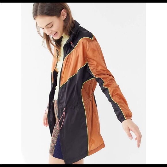 NWOT Urban Outfitters windbreaker size XS - Picture 1 of 8
